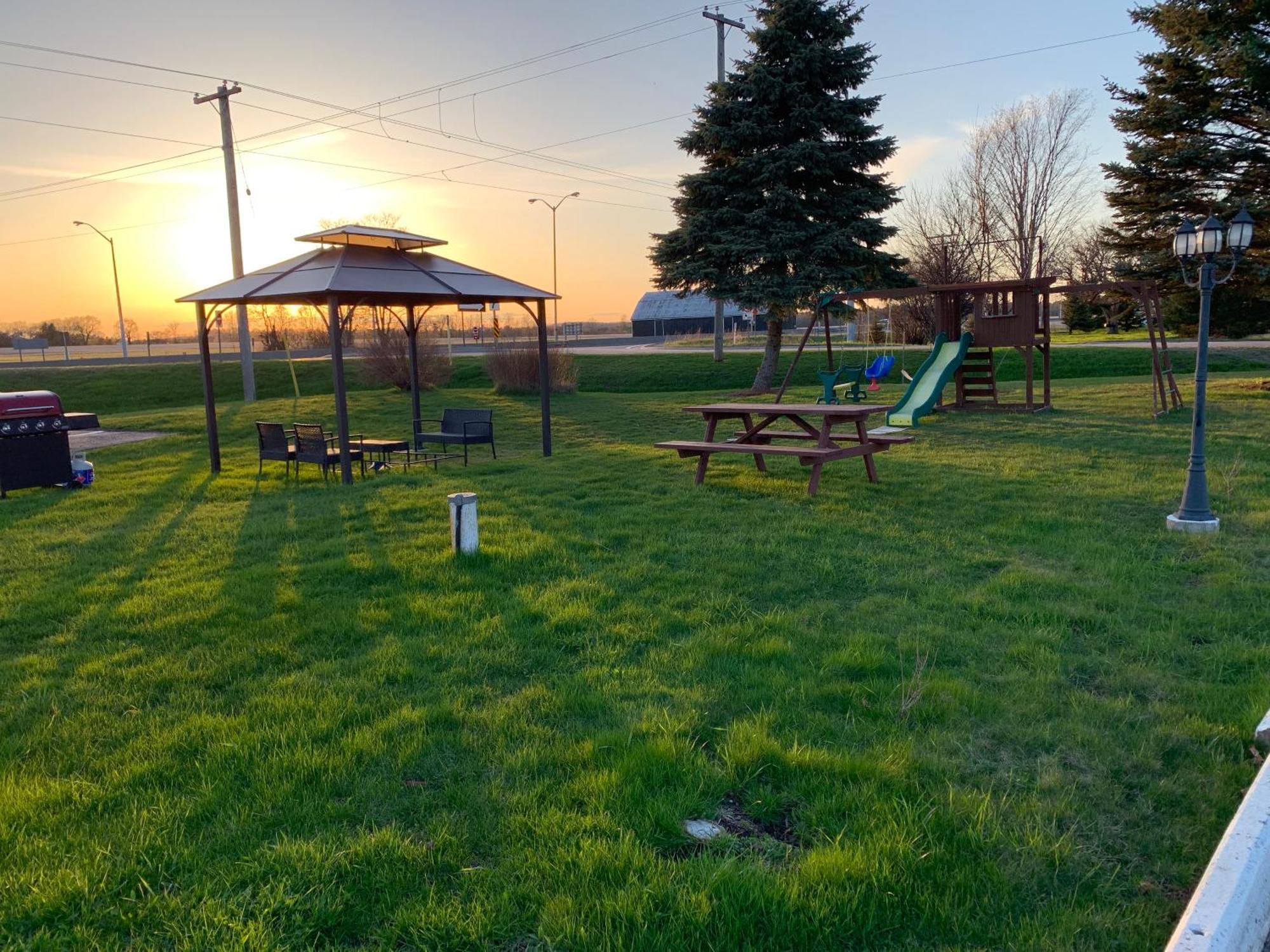Orono Twin Oaks Motel מראה חיצוני תמונה