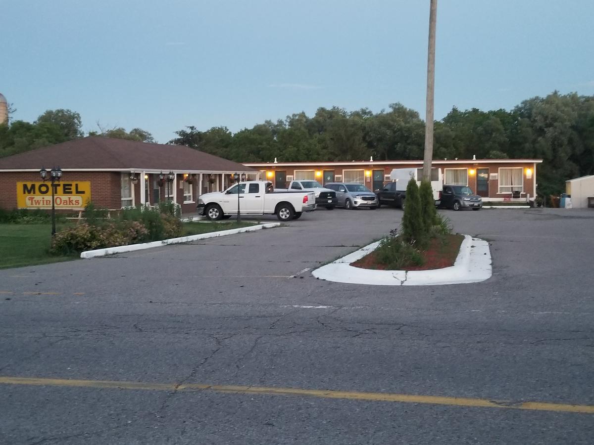 Orono Twin Oaks Motel מראה חיצוני תמונה