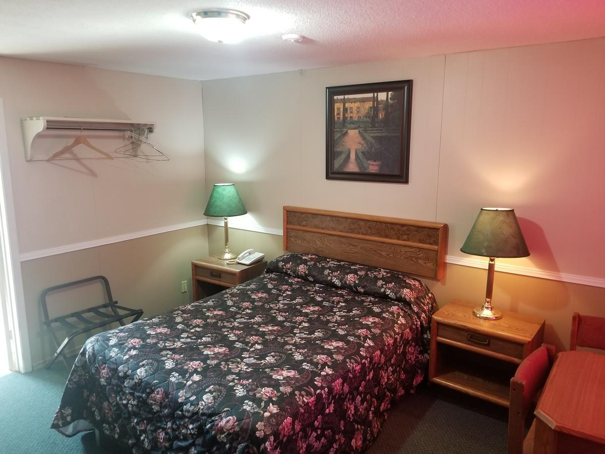 Orono Twin Oaks Motel מראה חיצוני תמונה